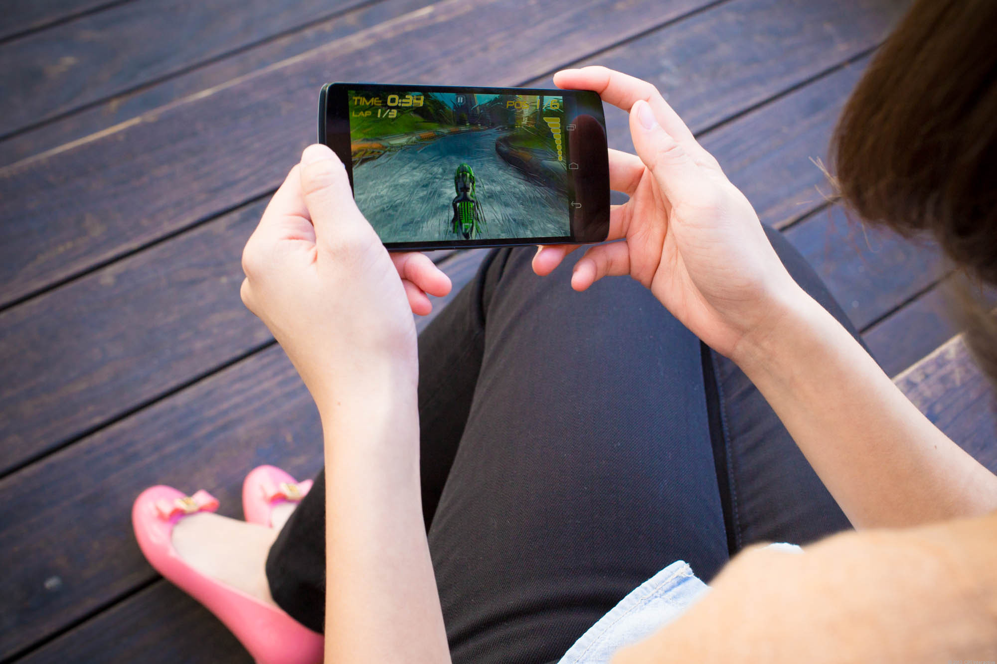Nexus 5 là một trong hai smartphone giá rẻ xuất hiện trong danh sách 10 smartphone tốt nhất 2014