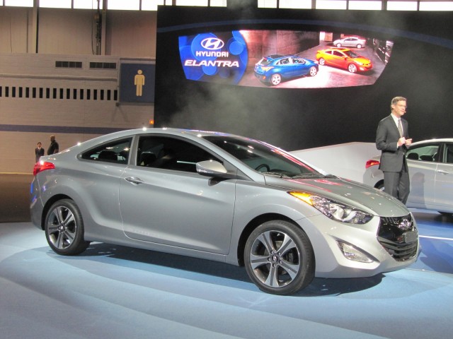 Hyundai Elantra 2012 – 2013 cũ giá 400 triệu