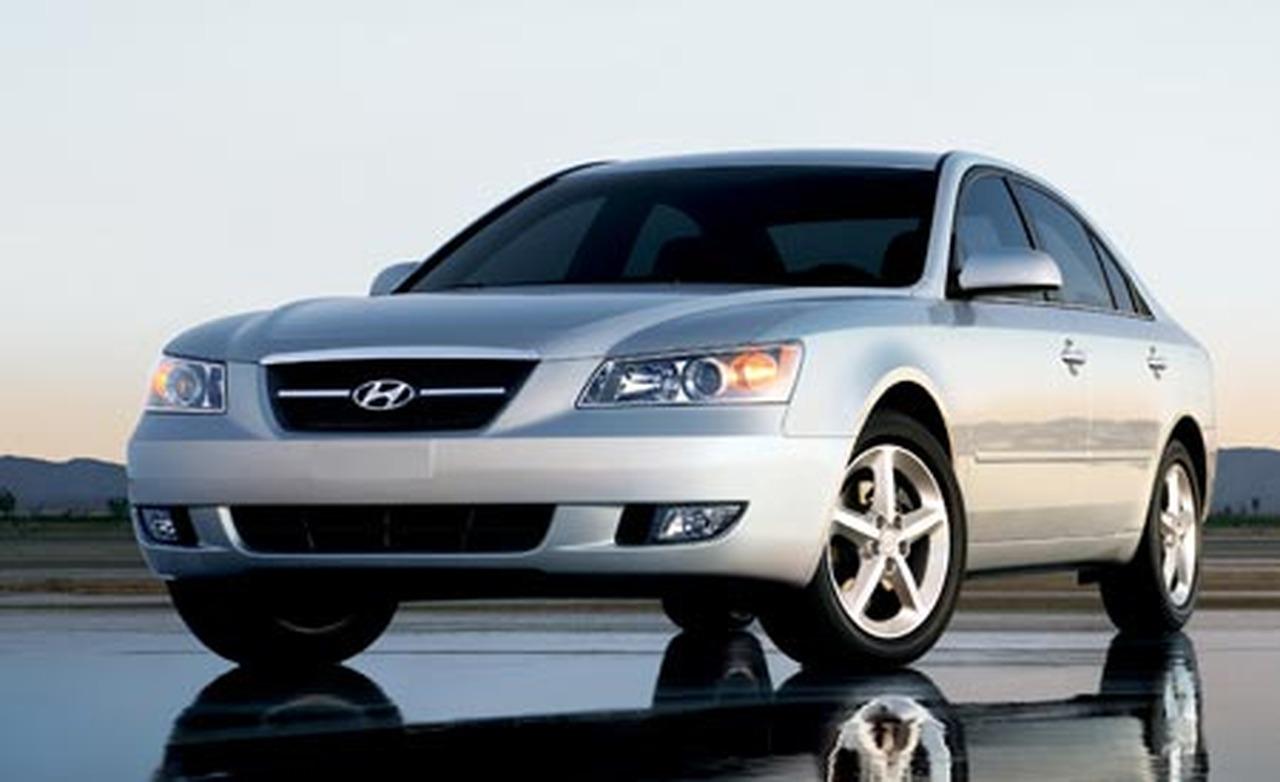 Hyundai Sonata - Sedan đáng mua nhất trong phân khúc xe ô tô cũ giá dưới 200 triệu