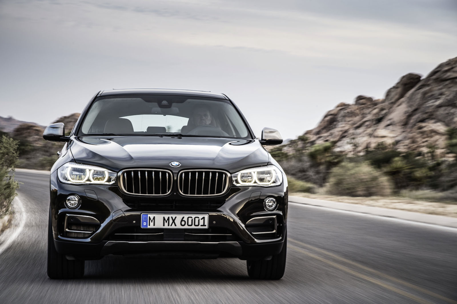 Giá của BMW X6 được nhà sản xuất chính thức công bố ngày hôm qua 