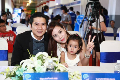 Gia đình hạnh phúc của Lưu Hương Giang và Hồ Hoài Anh