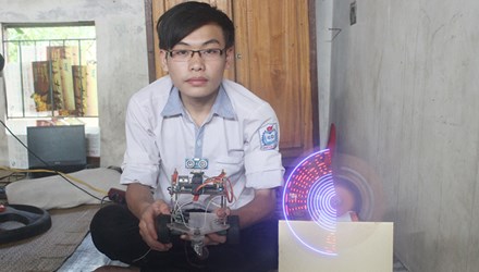 Tin khoa học công nghệ trong nước nổi bật hôm nay là một học sinh lớp 9 ở Hà Tĩnh đã chế tạo thành công robot thám hiểm điều khiển wifi
