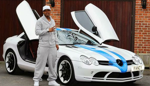 El Hadji Diouf sở hữu siêu xe Mercedes SLR Mclaren phù hợp với cá tính của mình