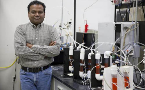 Tin khoa học công nghệ thế giới hôm nay: Pratap Pullammanappallil và quy trình biến chất thải của con người thành nhiên liệu