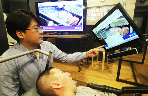 Tin tức khoa học công nghệ thế giới mới nhất mở đầu với thiết bị Eyecan+ giúp gõ chữ trên máy tính bằng mắt của Samsung