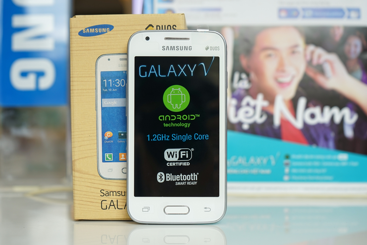 Smartphone giá rẻ Samsung Galaxy V có thể hỗ trợ hữu ích cho việc kết nối bạn bè, đi lại, vui chơi giải trí, sinh hoạt… của sinh viên