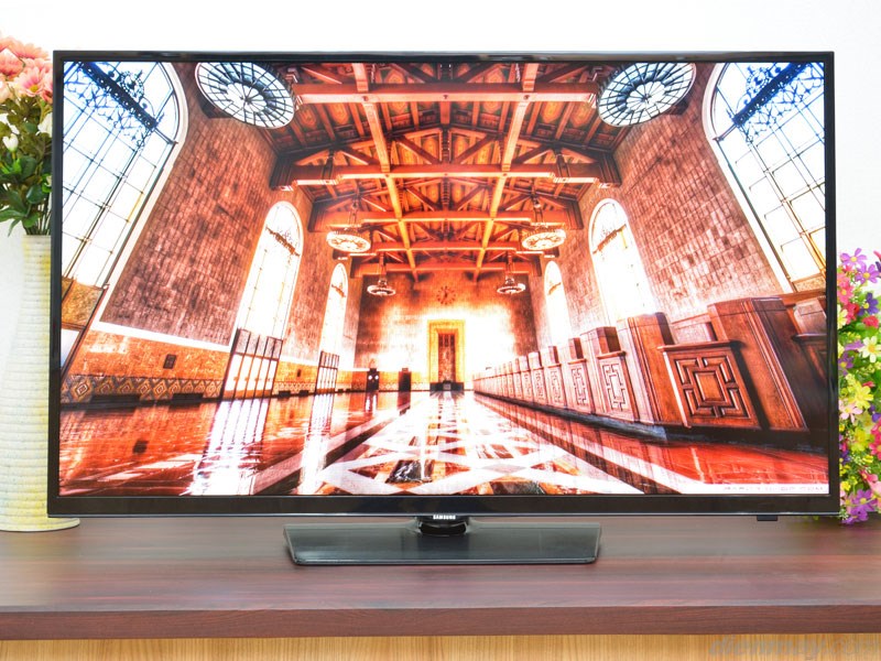 Màn hình lớn giúp của Tivi LED Samsung UA40H4200 xem giải trí ấn tượng hơn