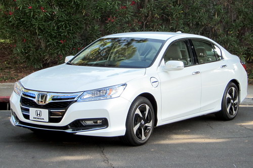 Ô tô giá rẻ tiết kiệm nhiên liệu Honda Accord 2014 được nhiều người lựa chọn