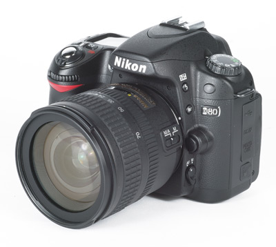 Máy ảnh DSLR giá rẻ Nikon D80 phù hợp với những người mới bắt đầu lẫn những nhiếp ảnh gia chuyên nghiệp