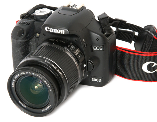 Canon EOS 500D là đối thủ cạnh tranh trực tiếp với mẫu D90 của Nikon