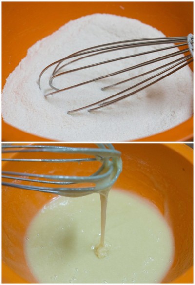 Rây qua bột mì cho mịn rồi trộn cùng với đường và muối. Thêm lòng trắng trứng gà, vani, bơ vào hỗn hợp bột trên. Dùng dụng cụ đánh trứng đánh thật đều đến khi hỗn hợp đạt được độ nhuyễn mịn thì ngừng.