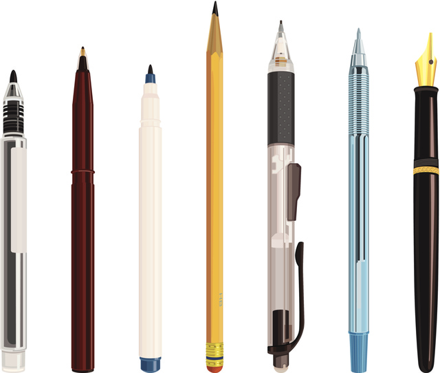 Bút bi và bút chì là những đồ dùng học tập cần thiết đầu tiên cho học sinh trung học khi bước vào năm học mới