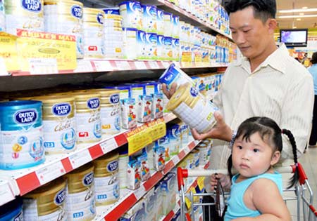 Giá bán lẻ sữa của hãng Vinamilk tăng không nhiều so với giá bán buôn