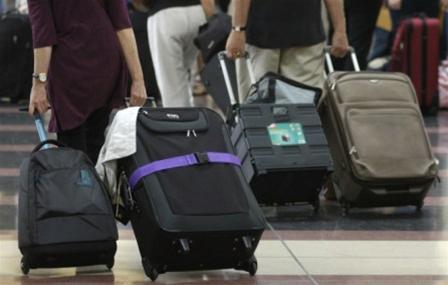 Hành khách không nên dùng va li quá bắt mắt hay mang theo vật dụng đắt tiền khi đi máy bay để tránh mất hành lý