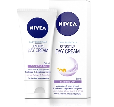 Kem chống nắng dưỡng ẩm Nivea chỉ số chống nắng SPF 15 là lựa chọn lý tưởng dành cho các chị em có làn da nhạy cảm