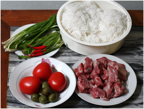 Ngon kh&oacute; cưỡng với b&uacute;n sườn hầm sấu ng&agrave;y h&egrave;