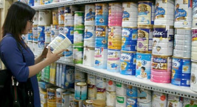 Các siêu thị đồng loạt giảm giá sữa theo quy định