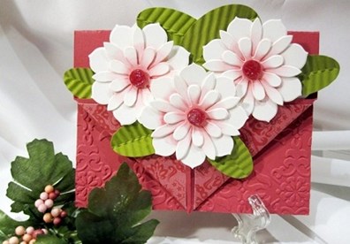 Thiệp hoa handmade xinh yêu – món quà ý nghĩa tặng cô dịp 20/11. 
