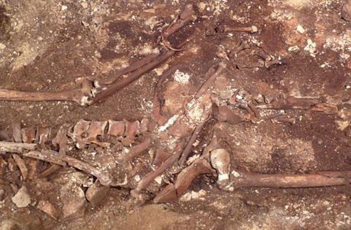 Xác ướp cô gái Ai Cập cùng nhiều đồ trang sức được tìm thấy tại khu vực khai quật