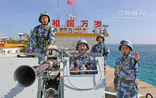 Trung Quốc lần đầu công bố các hình ảnh về quân đội trên đá Chữ Thập của Việt Nam