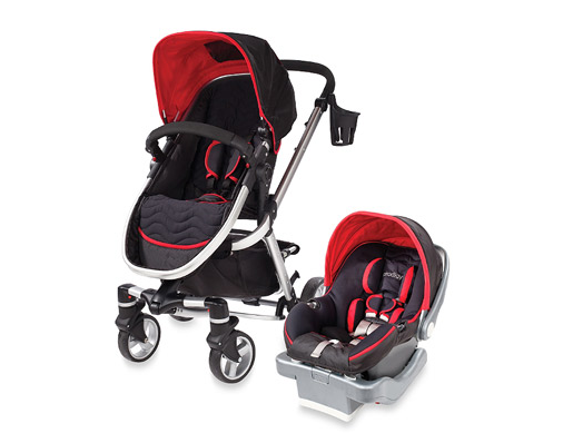 Xe đẩy Summer Infant Fuze: Được thiết kế đẹp, nhiều bậc cha mẹ yêu thích, phanh tốt sử dụng bằng các ngón chân. Chỗ ngồi của trẻ được đánh giá tốt, dễ dàng lắp đặt.