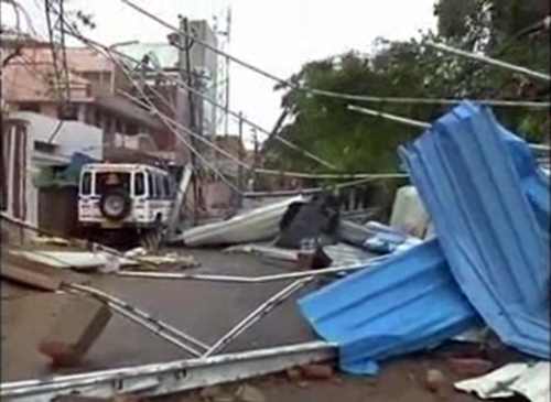 Nhiều khu vực của Ấn Độ đang hứng chịu sự hoành hành của bão Hudhud