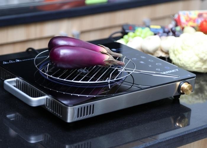 Bếp hồng ngoại hoạt động dựa trên nguyên lý bức xạ nhiệt của tia hồng ngoại