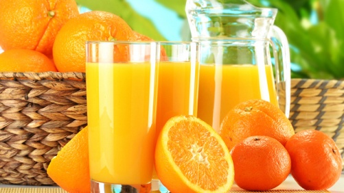 Cách chữa bệnh đau mắt đỏ nhanh nhất nhờ uống nước cam, ăn sữa chua,...