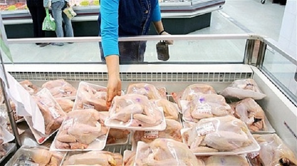Nếu chọn mua thịt gà trong siêu thị cần mua hàng có đóng dấu kiểm dịch