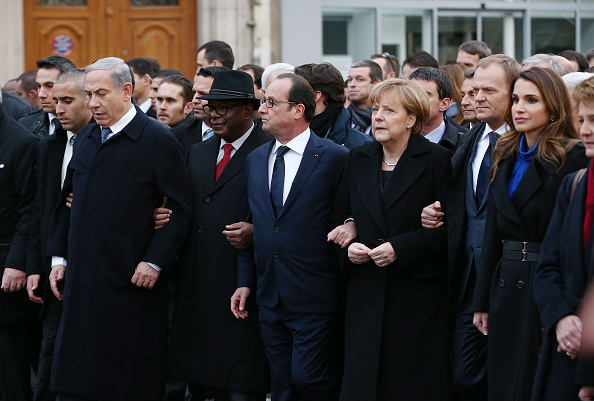 Khoảng 50 nguyên thủ quốc gia, thủ tướng chính phủ và lãnh đạo cao cấp đã tham gia tuần hành chống chủ nghĩa khủng bố