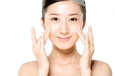 Rửa mặt bằng nước muối là một phương pháp trị da nhờn hiệu quả