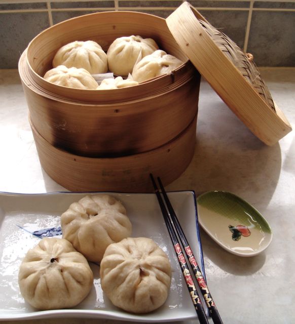 Bánh bao là một trong những món đặc sản ăn Tết được người Trung Quốc quan niệm sẽ giúp họ mang lại may mắn 