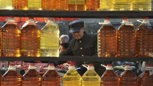 Hàng tấn dầu ăn bẩn và các sản phẩm sử dụng dầu ăn bẩn đã được tung ra thị trường
