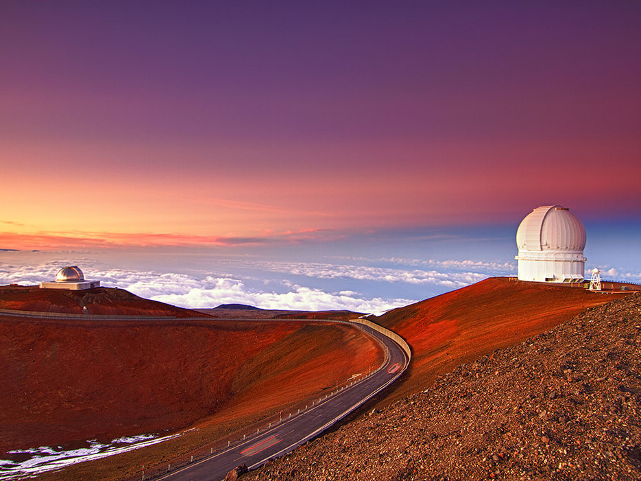 Mauna Kea  là đỉnh núi cao nhất ở bang Hawaii, một địa danh trên thế giới hấp dẫn khách du lịch