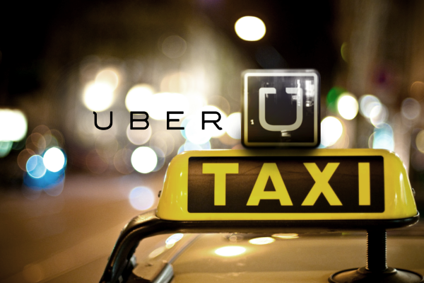 Dịch vụ taxi Uber đã vấp phải sự phản đối từ phía các tài xế taxi thông thường 