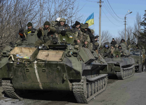 Tin tức mới cập nhật hôm nay cho biết Kiev rút quân khỏi thị trấn chiến lược