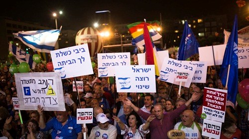 Tin tức mới cập nhật 24h hôm nay cho biết hàng chục ngàn người Israel biểu tình lật đổ Thủ tướng