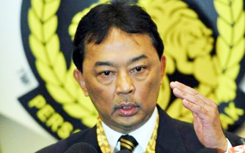 Thái tử - Chủ tịch Liên đoàn bóng đá Malaysia Abdullah Ibni Sultan Ahmad Shah là quan chức cấp cao tiếp theo của Malaysia 