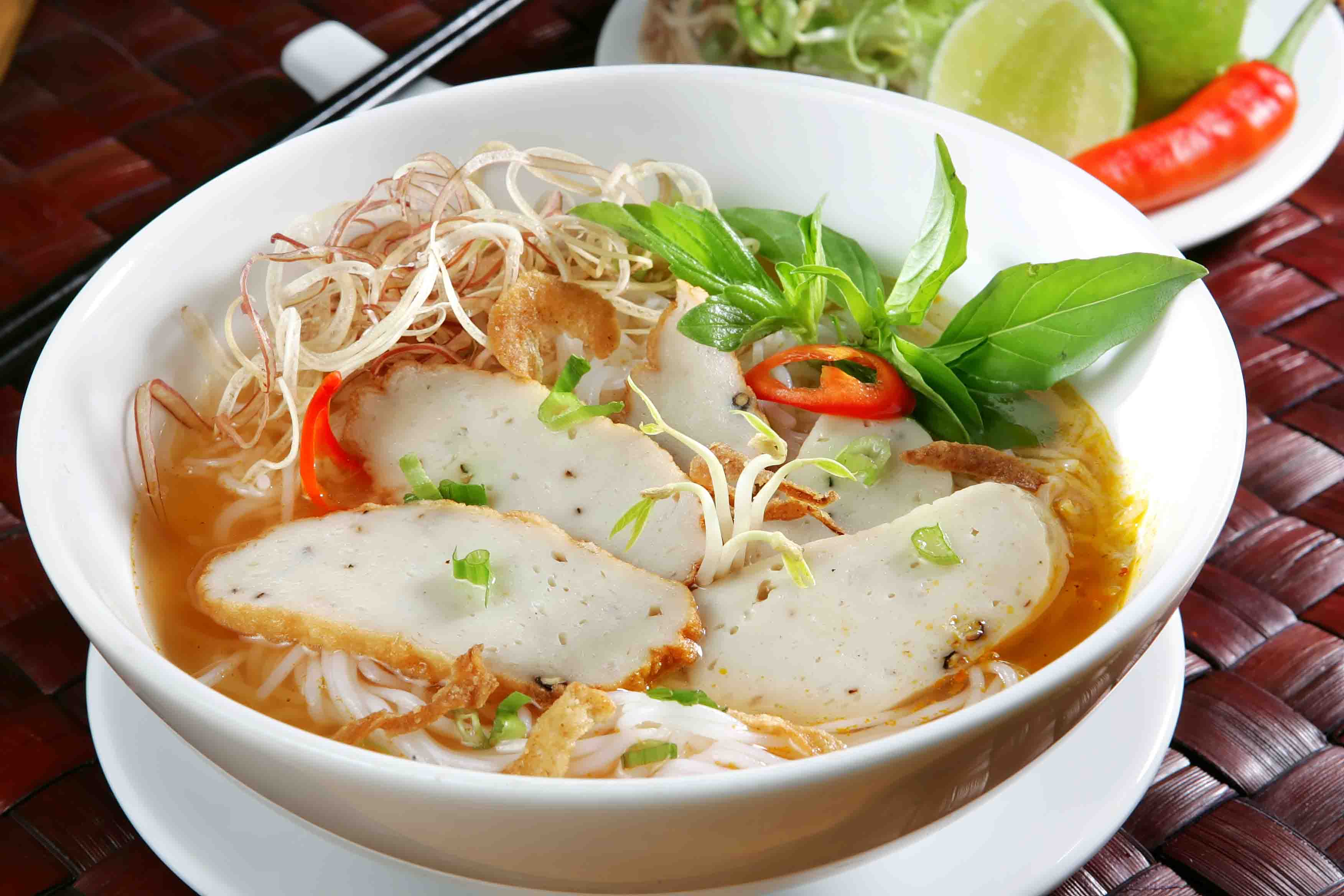 Bún chả cá là món ăn nổi tiếng của thành phố biển Nha Trang