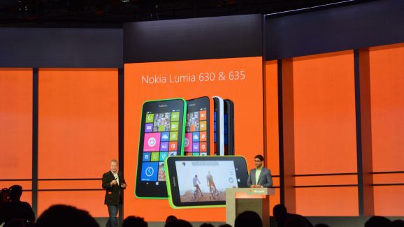 Nokia Lumia được bán ra ở Anh