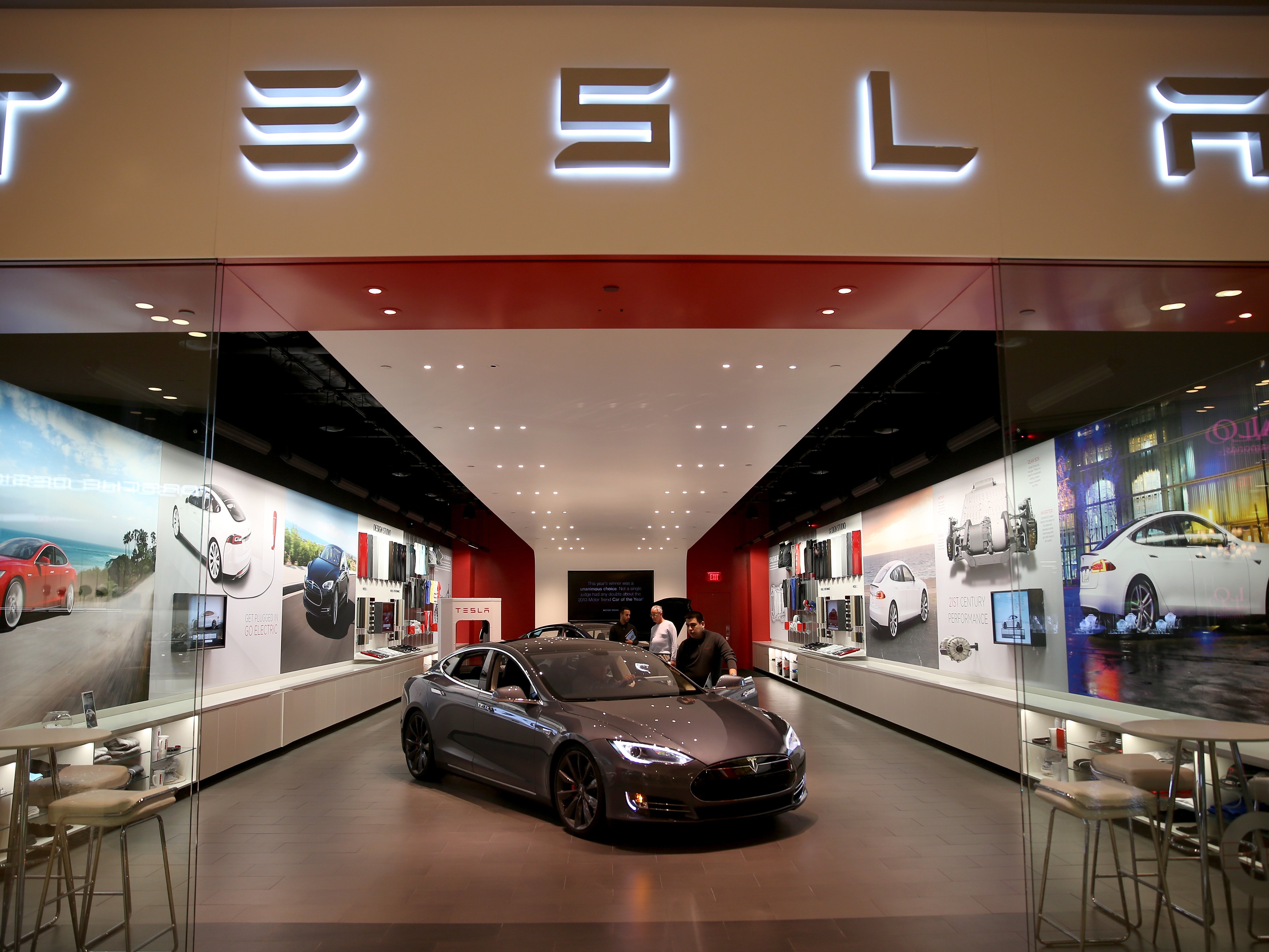 Hãng Tesla Motors dự kiến thay đổi tên một lần nữa