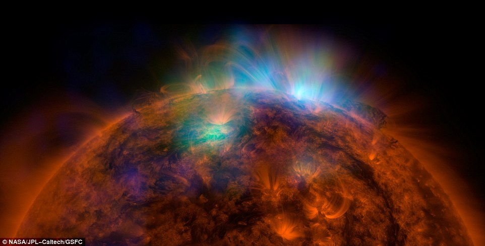 Các nhà nghiên cứu vẫn chưa thể tìm ra nguồn gốc của hiện tượng bí ẩn hố vành nhật hoa trên bề mặt Mặt Trời