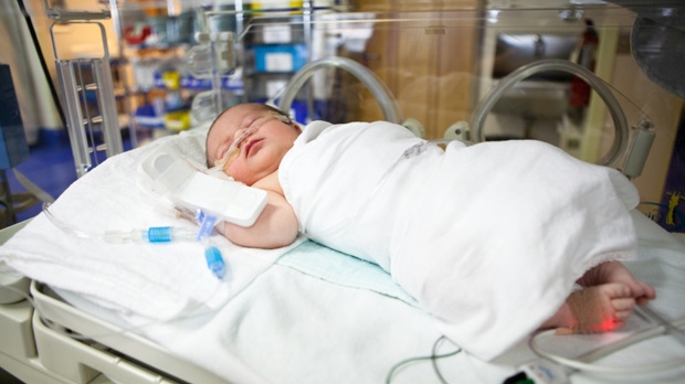 Hóa chất trong thiết bị y tế có thể gây hại cho trẻ em bị sinh non