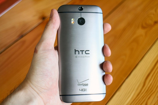 HTC One M8 với bộ vỏ nhôm nguyên khối