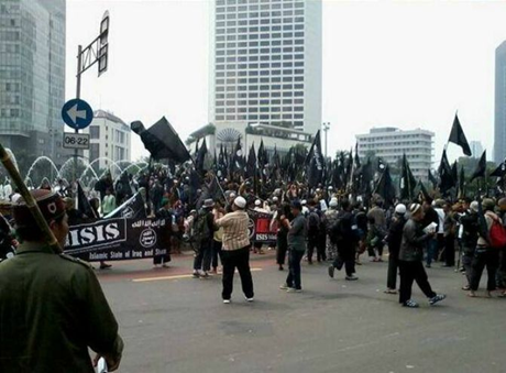 Những người ủng hộ khủng bố IS tập trung tại thủ đô Jakarta, Indonesia năm 2014. 