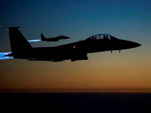 Máy bay chiến đấu F-15 của Mỹ tiến hành phi vụ không kích IS tại Syria
