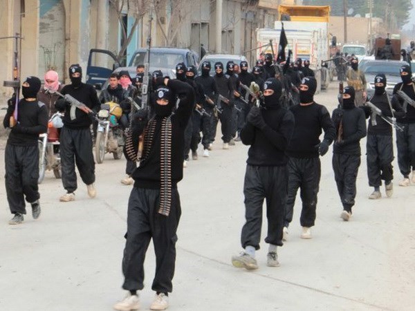 Hàng trăm người tham gia vào nhóm khủng bố IS