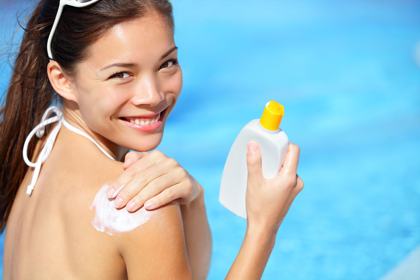 Bôi kem chống nắng đúng cách là bước rất quan trọng để bảo vệ da