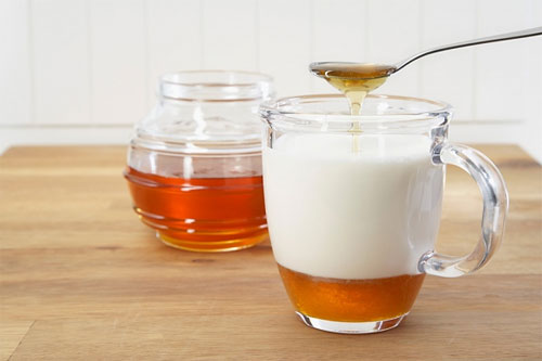 Cách làm kem làm trắng da từ mật ong và sữa chua rất đơn giản mà hiệu quả