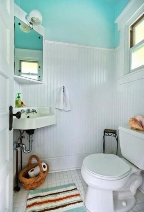 Màu trắng là tông màu phù hợp để ăn gian không gian trong cách bài trí phòng tắm nhỏ 